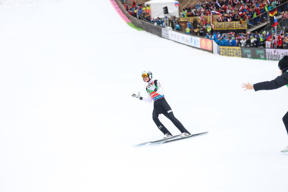 Domen Prevc, record mondial la sărituri cu schiurile