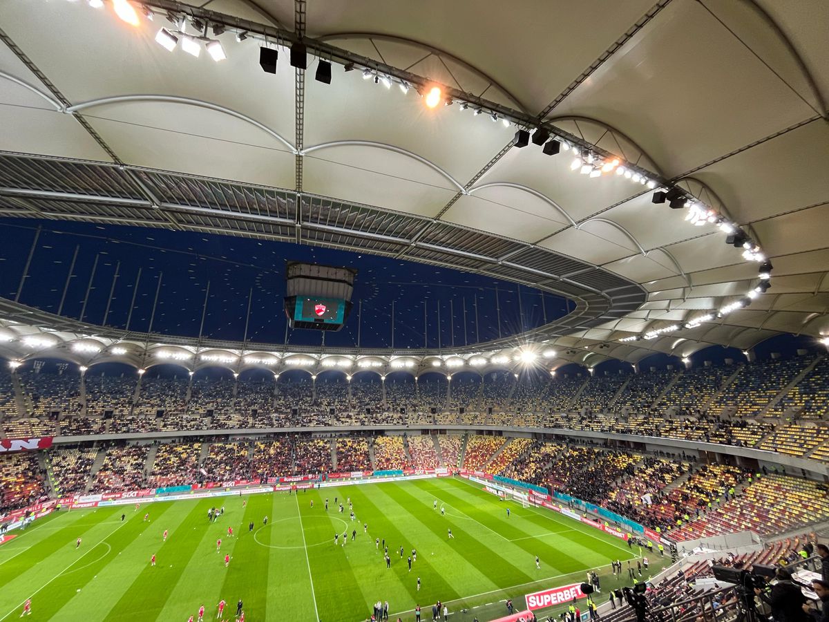 Mustață spera să introducă două bannere abominabile la Dinamo - FCSB » Ce conțineau, în realitate, mesajele descrise drept „ironii”