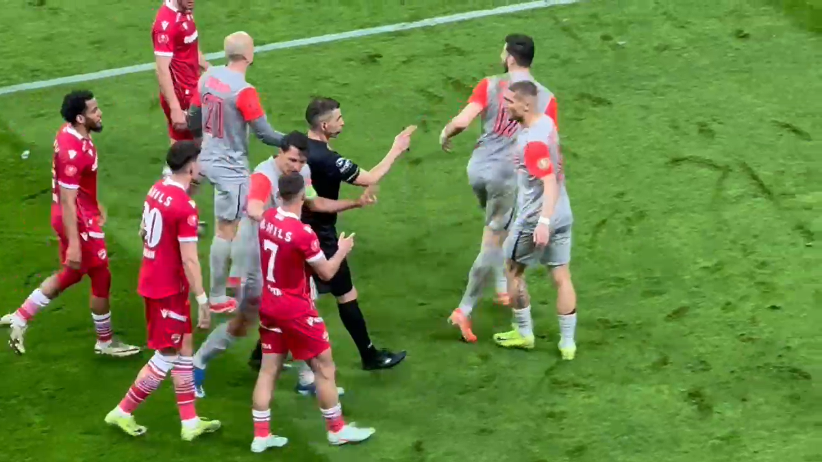 DINAMO - FCSB/ Miculescu s-a bucurat în fața PCH