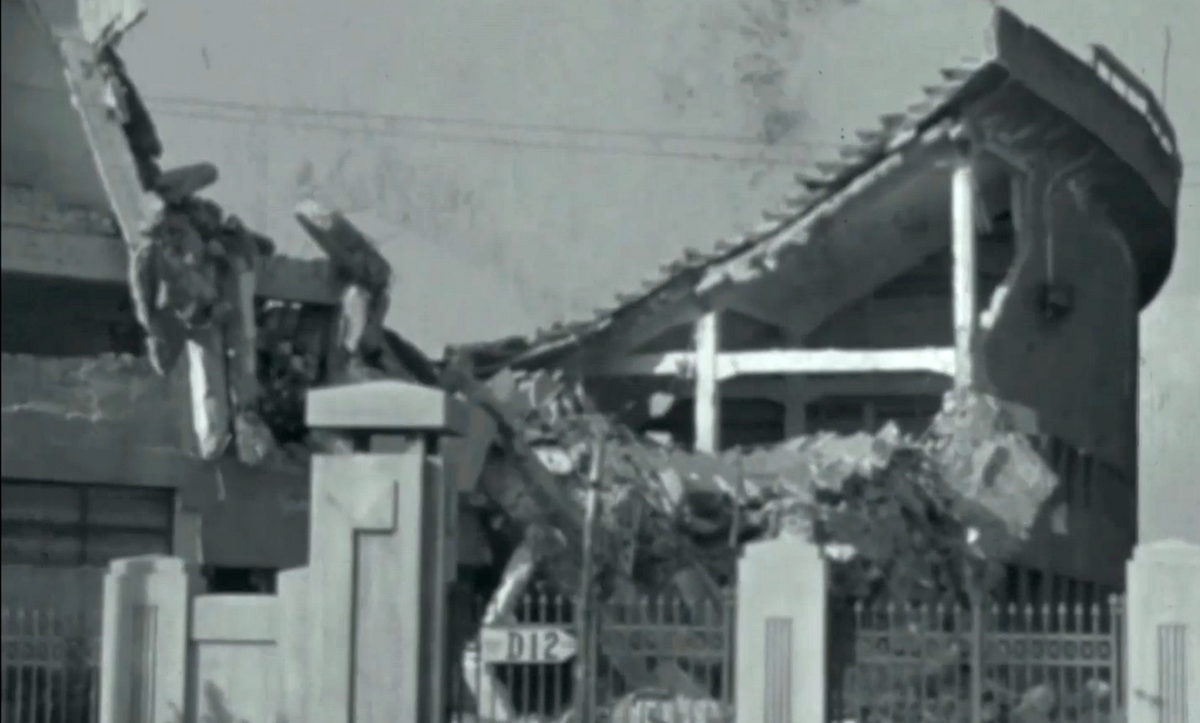 Imagini în premieră difuzate de Televiziunea Română » Cum a fost devastat stadionul Rapid în bombardamentele din 1944!