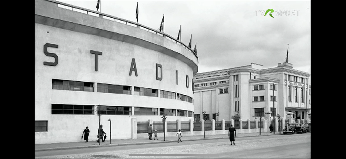 Imagini în premieră difuzate de Televiziunea Română » Cum a fost devastat stadionul Rapid în bombardamentele din 1944!