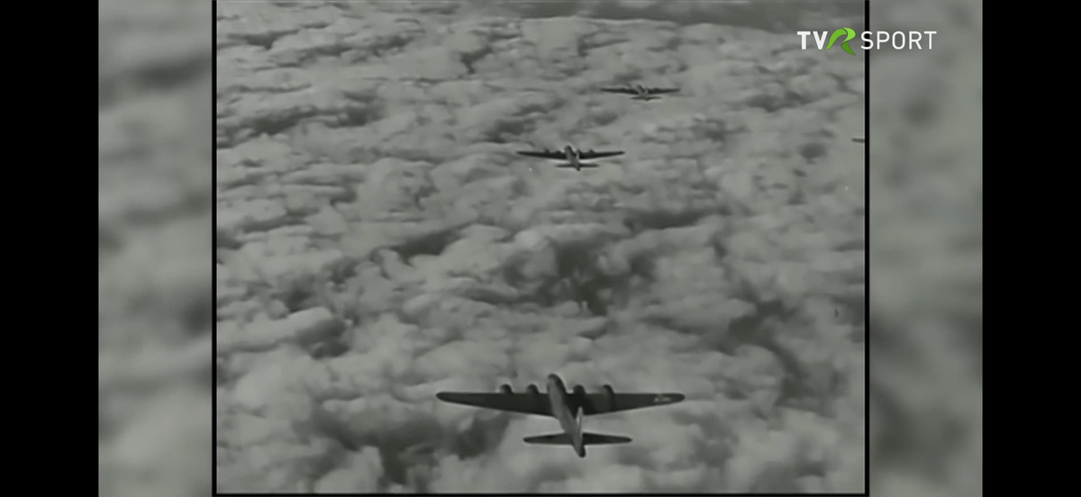 Imagini în premieră difuzate de Televiziunea Română » Cum a fost devastat stadionul Rapid în bombardamentele din 1944!