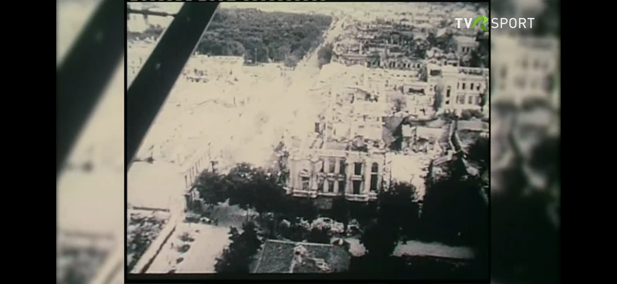 Imagini în premieră difuzate de Televiziunea Română » Cum a fost devastat stadionul Rapid în bombardamentele din 1944!