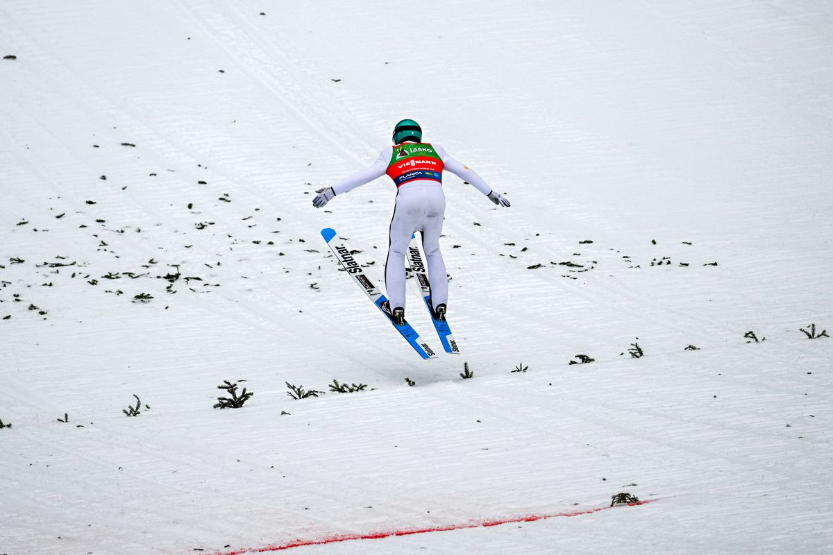 Domen Prevc, record mondial la sărituri cu schiurile