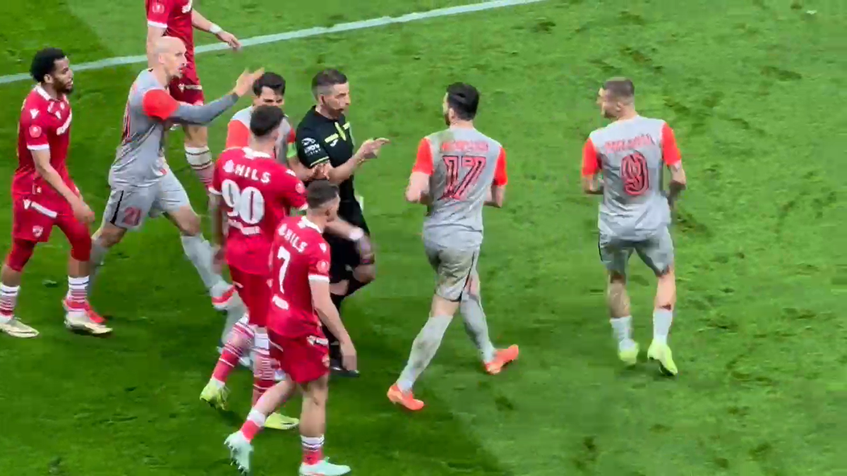 DINAMO - FCSB/ Miculescu s-a bucurat în fața PCH