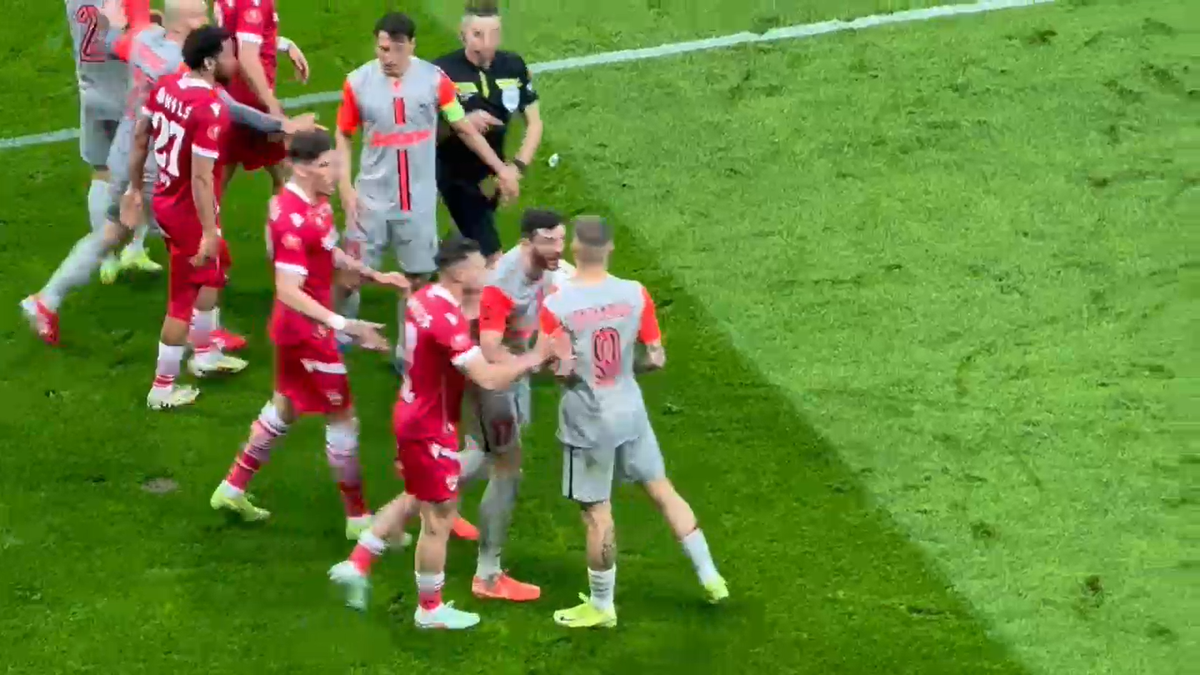 DINAMO - FCSB/ Miculescu s-a bucurat în fața PCH