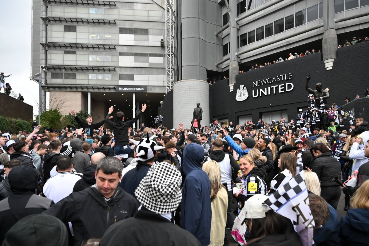 Imagini epice de la parada lui Newcastle! Peste 300.000 de oameni pe străzi