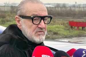 Bun prieten cu Lucescu, Gigi Becali comentează cumpăna selecționerului: „Nu știați?”