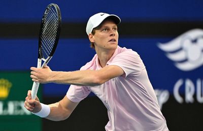 Fostul antrenor al lui Novak Djokovic îl descrie expresiv pe Jannik Sinner: „Mușcă precum un rechin, te devorează”