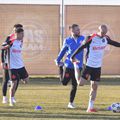 Ofri Arad (albastru) a revenit la antrenamentele lui FCSB / foto: Cristi Preda GSP
