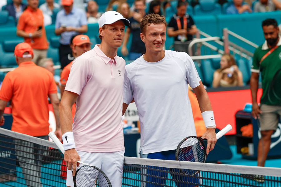 Jannik Sinner face dubla Indian Wells-Miami, la 9 ani după Roger Federer! » Finală fragmentată de ploaie, dar controlată