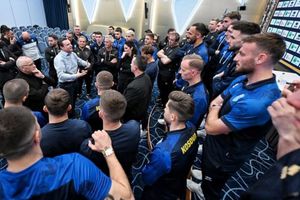 Mobilizare generală în Kosovo » Primul ministru, în cantonament!