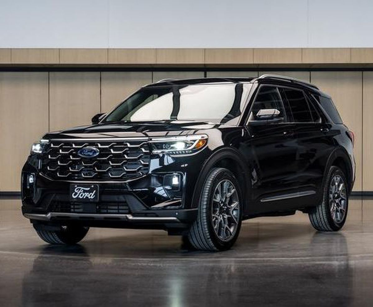 Ce mașină „și-a tras” Papa Leon al XIV-lea! Modelul din 2026, cu detalii personalizate pentru Vatican