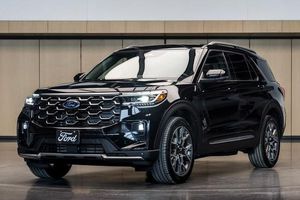 Ce mașină „și-a tras” Papa Leon al XIV-lea! Modelul din 2026, cu detalii personalizate pentru Vatican