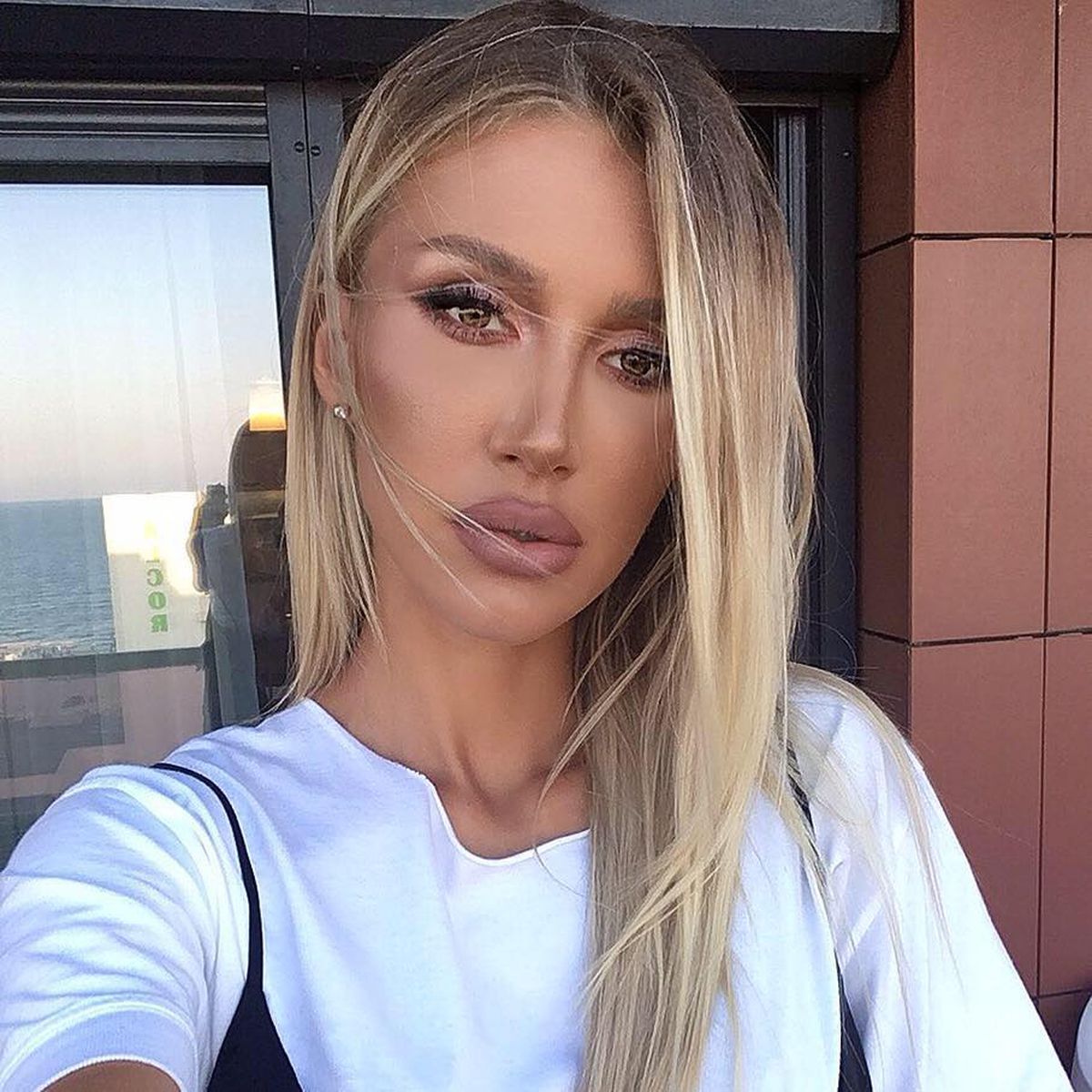 FOTO Un tabloid explică de ce filmulețul cu Ciprian Marica și amanta a fost făcut public abia după 8 luni » Femeia, prinsă din nou în ofsaid de soț