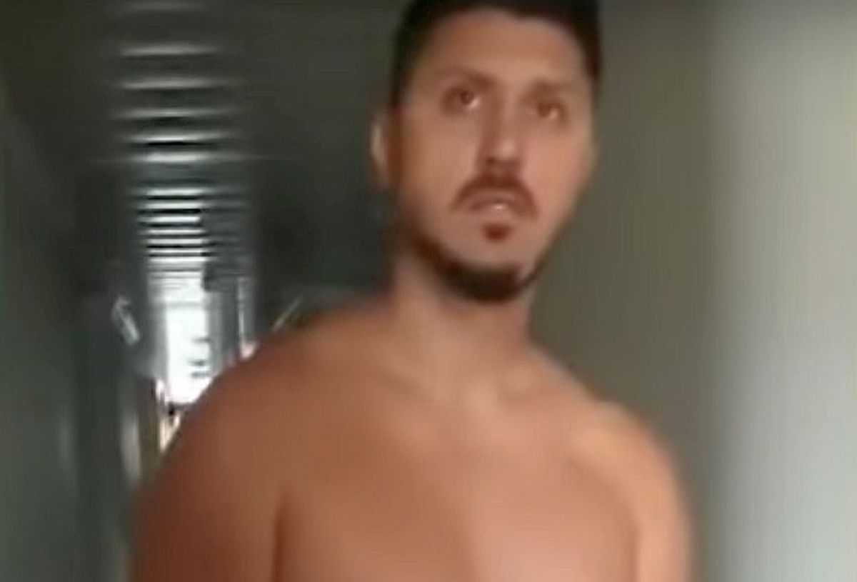 FOTO Un tabloid explică de ce filmulețul cu Ciprian Marica și amanta a fost făcut public abia după 8 luni » Femeia, prinsă din nou în ofsaid de soț