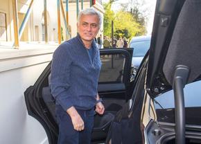 Jose Mourinho nu mai e liber! A semnat două contracte dintr-un foc
