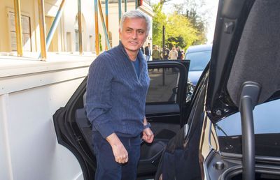 Jose Mourinho nu mai e liber! A semnat două contracte dintr-un foc