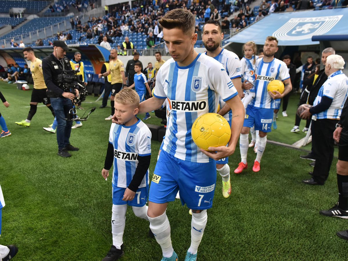 Universitatea Craiova - FC Voluntari, 30.04.2022 // foto: Imago