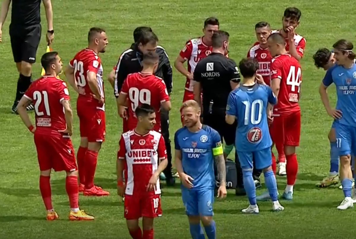 Scandal în Dinamo - Academica Clinceni