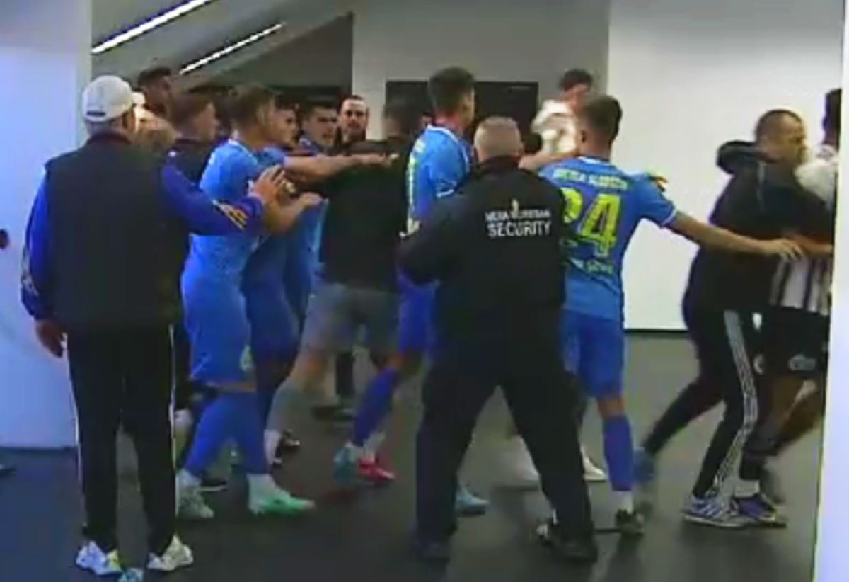 Acuzații șocante după U Cluj - Slobozia: „Fraților, mai faceți așa ceva în zilele astea?” + Lincar și teoria conspirației: „Au auzit și fotbaliștii lucruri”