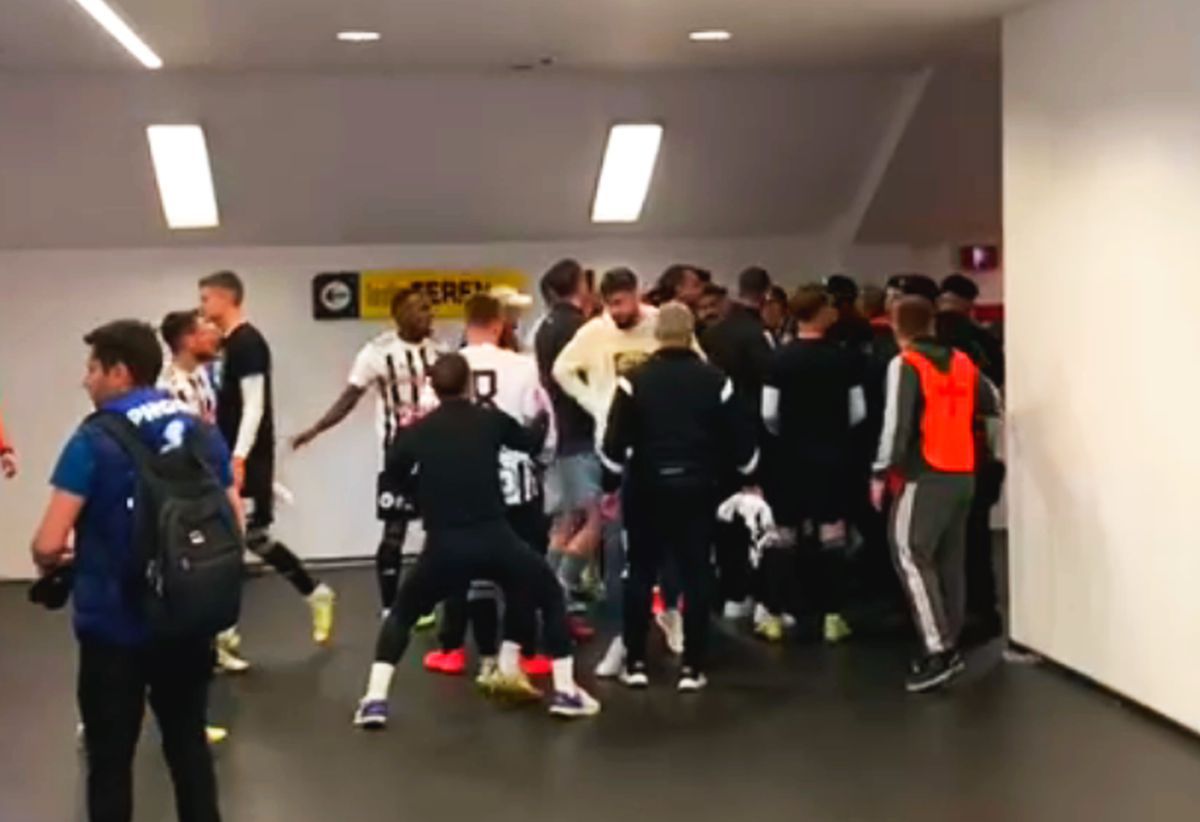 Scandal uriaș la vestiare după U Cluj - Unirea Slobozia! Fotbaliștii și oficialii s-au luat la bătaie