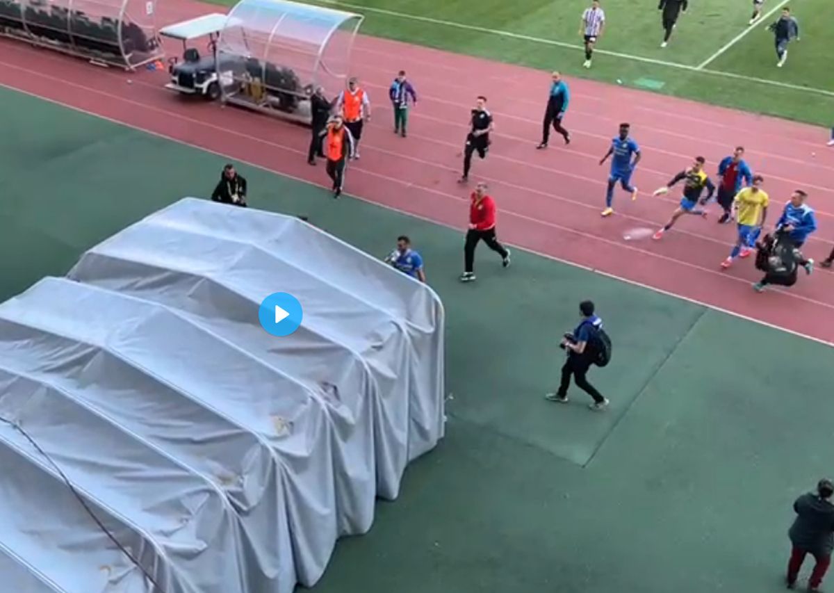 Scandal uriaș la vestiare după U Cluj - Unirea Slobozia! Fotbaliștii și oficialii s-au luat la bătaie