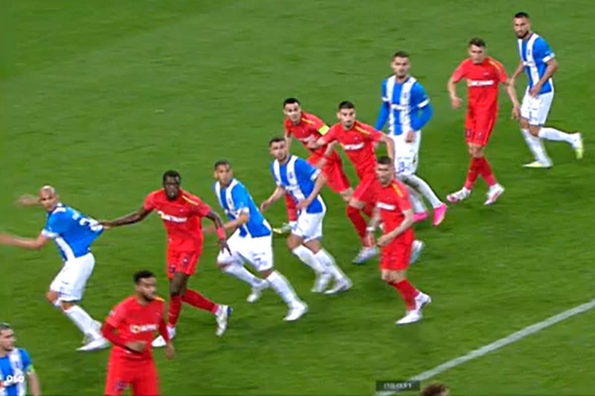 CSU Craiova - FCSB. Ivan s-a făcut de râs la penalty-ul controversat dictat de Kovacs: „A lovit mingea în cap! N-am mai văzut așa ceva”