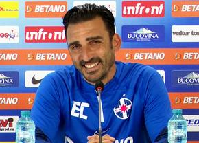 Reacția lui Elias Charalambous când a văzut că Marius Șumudică a luat tricoul lui Cristiano Ronaldo: „Cred că e mai bun ce am eu, nu?”