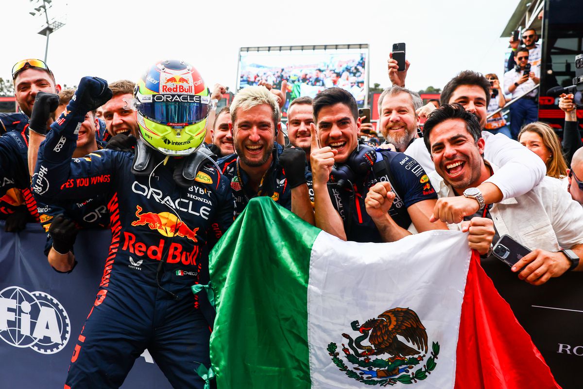Sergio Perez, victorie în Marele Premiu din Azerbaidjan » Max Verstappen a venit pe 2, în timp ce Leclerc a prins podiumul în premieră