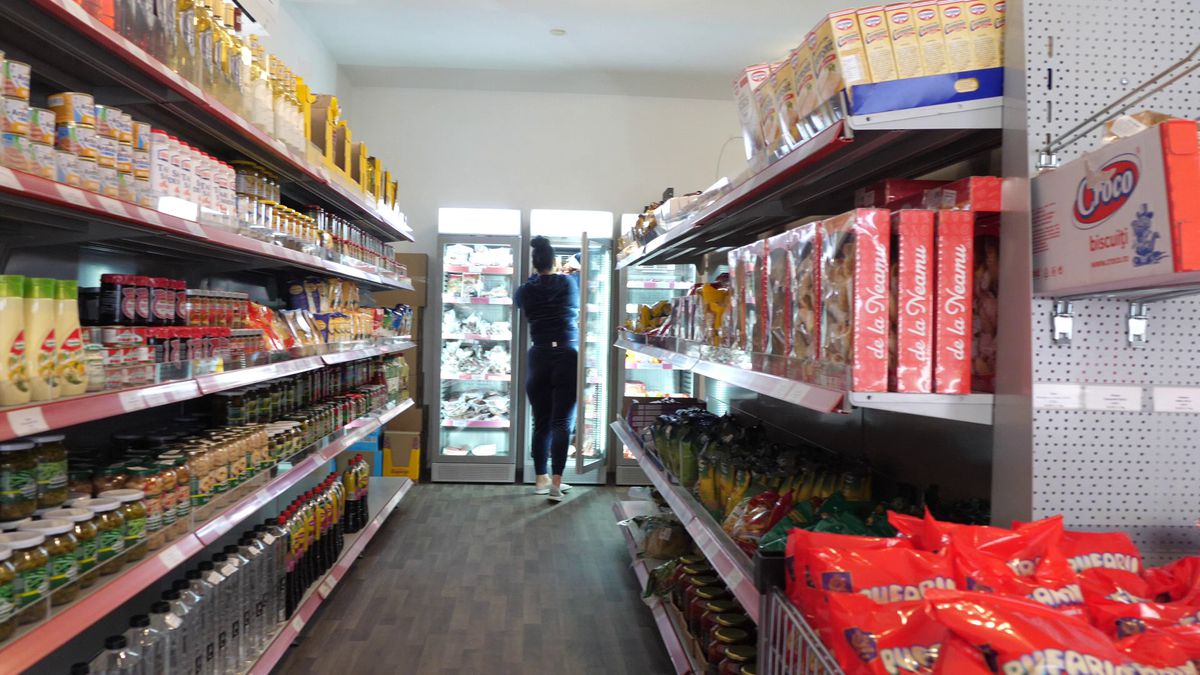 În Würzburg există un magazin românesc cu produse tradiționale din țară » Cât poate să coste un kilogram de carne de miel pentru Paști