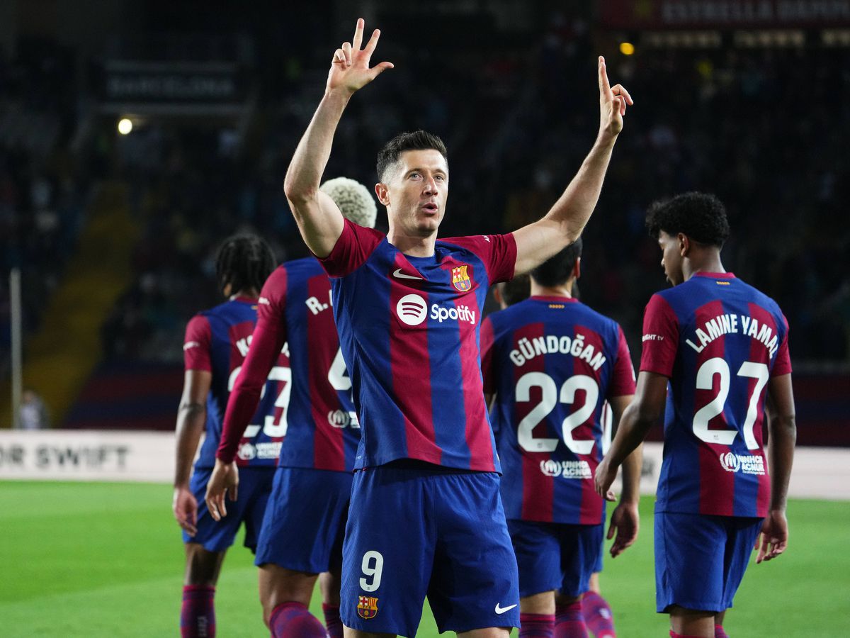 Barcelona - Valencia, meci cu de toate » Răsturnări de scor, trei gafe uriașe și primul hat-trick pentru Lewandowski