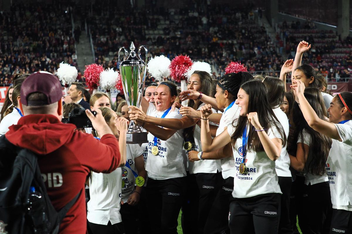 Jucătoarele celor de la Rapid au fost premiate pentru promovare