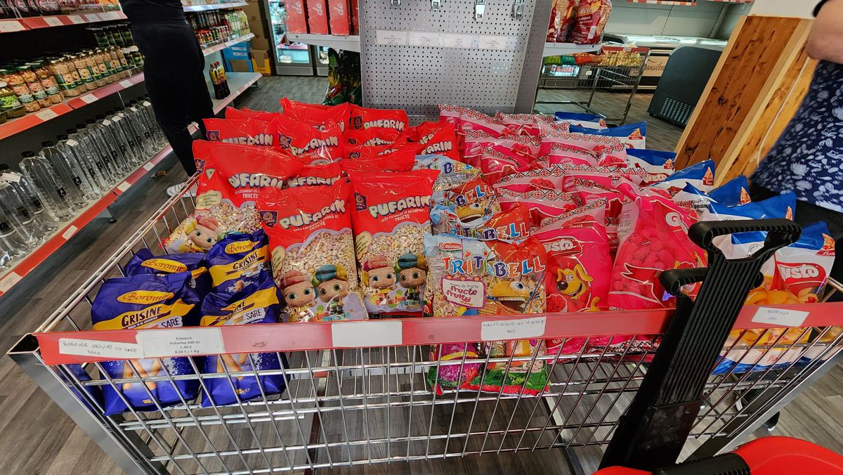 În Würzburg există un magazin românesc cu produse tradiționale din țară » Cât poate să coste un kilogram de carne de miel pentru Paști