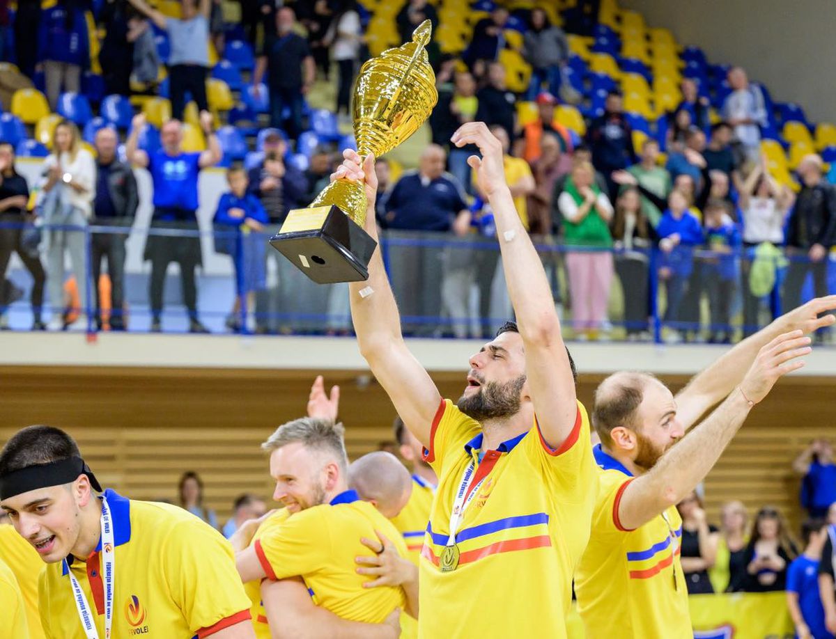 Nou-promovata Corona Braşov câştigă titlul naţional, după finala cu campioana Arcada Galaţi