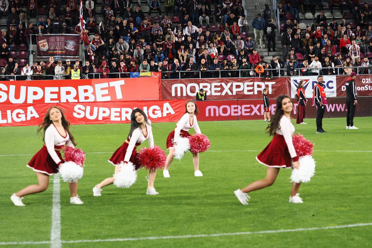 Jucătoarele celor de la Rapid au fost premiate pentru promovare