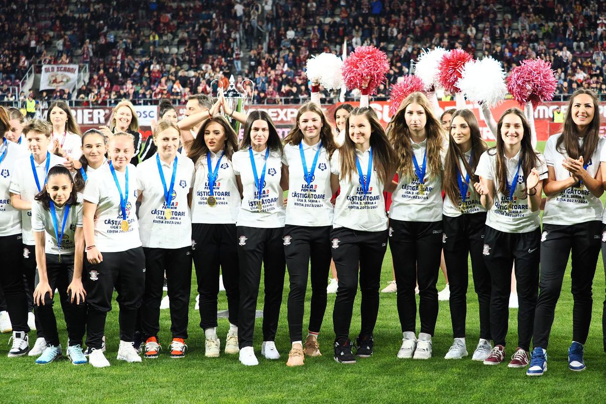 Jucătoarele celor de la Rapid au fost premiate pentru promovare