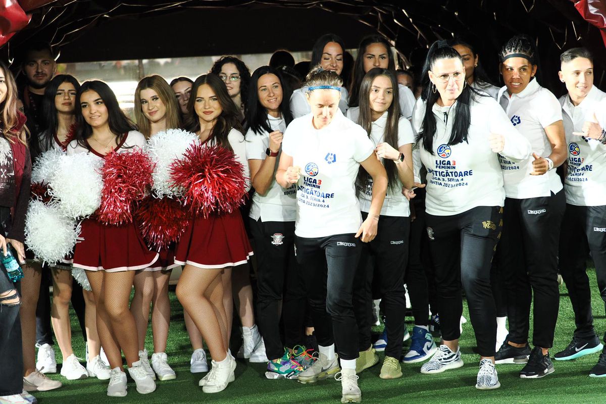 Jucătoarele celor de la Rapid au fost premiate pentru promovare