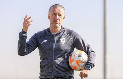 Variantă-șoc » Laurențiu Reghecampf, soluție pentru Rapid? „E nevoie de autoritate!”