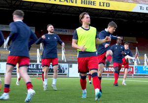 Modelul Wrexham FC, dar pe dos » O echipă din Liga a 5-a visează să ajungă sus, cu ajutorul fanilor