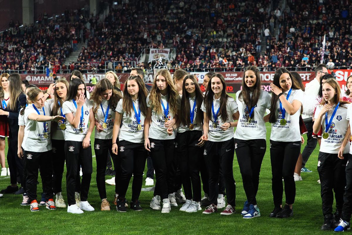 Jucătoarele celor de la Rapid au fost premiate pentru promovare