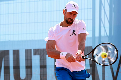 Novak Djokovic antrenându-se la Madrid. Foto: Instagram