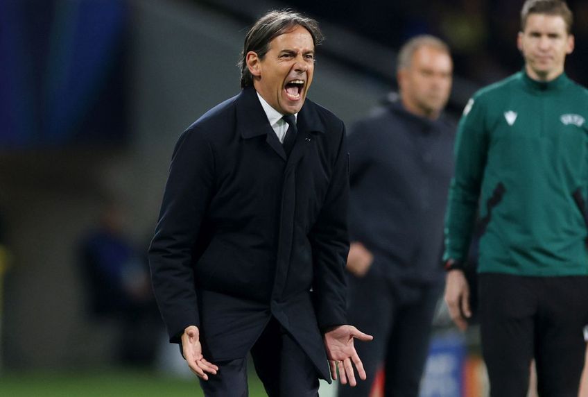 FOTO Simone Inzaghi contestă o decizie de arbitraj din Barcelona - Inter, dar laudă un adversar: „Apare la 50 de ani!”