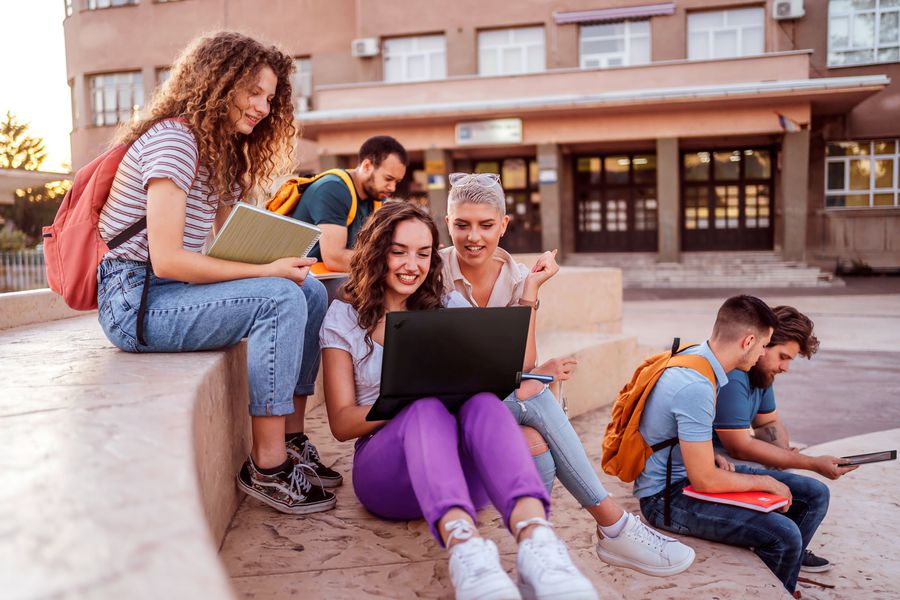 Lenovo lansează noi stații de lucru portabile ThinkPad și laptopuri de business pregătite pentru noua eră AI