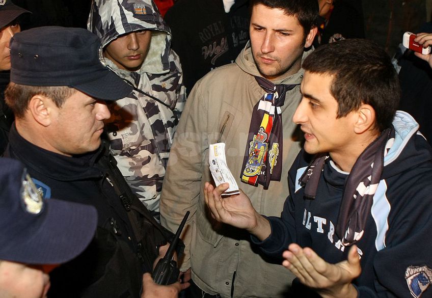 EXCLUSIV 30 de imagini nepublicate cu George Simion, candidatul-ultras care este mare favorit în turul 1 la prezidențiale: scandaluri, controverse, mesaje tendențioase