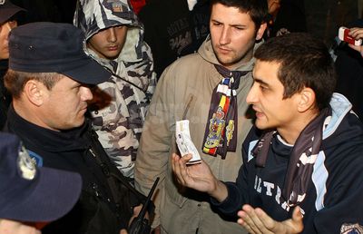 30 de imagini nepublicate cu George Simion, candidatul-ultras care care a câștigat turul 1 la prezidențiale: scandaluri, controverse, mesaje tendențioase