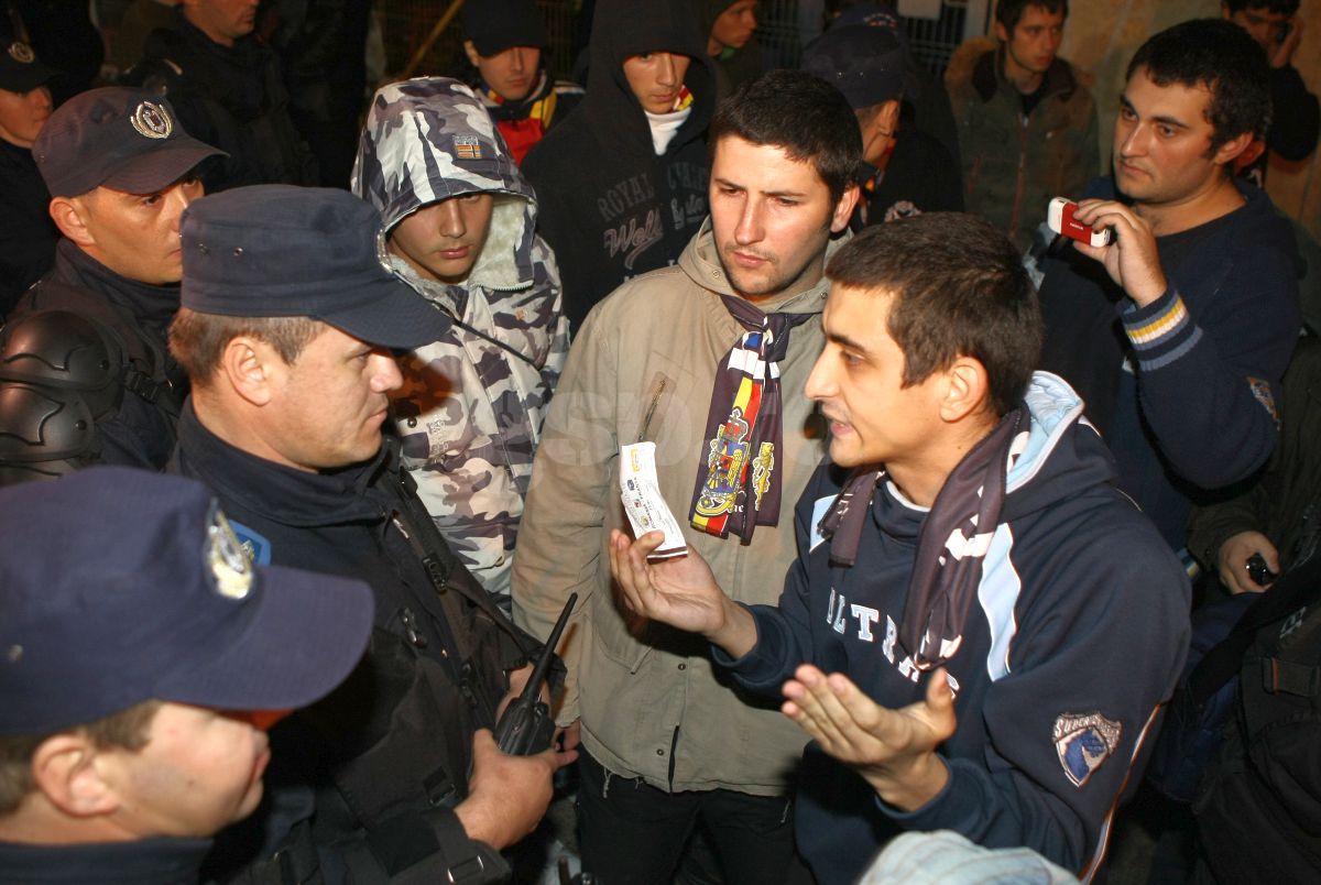 Ministrul peluzelor »  George Simion, ultras, activist, candidat la prezidențiale. Imagini nepublicate cu politicianul școlit în peluze