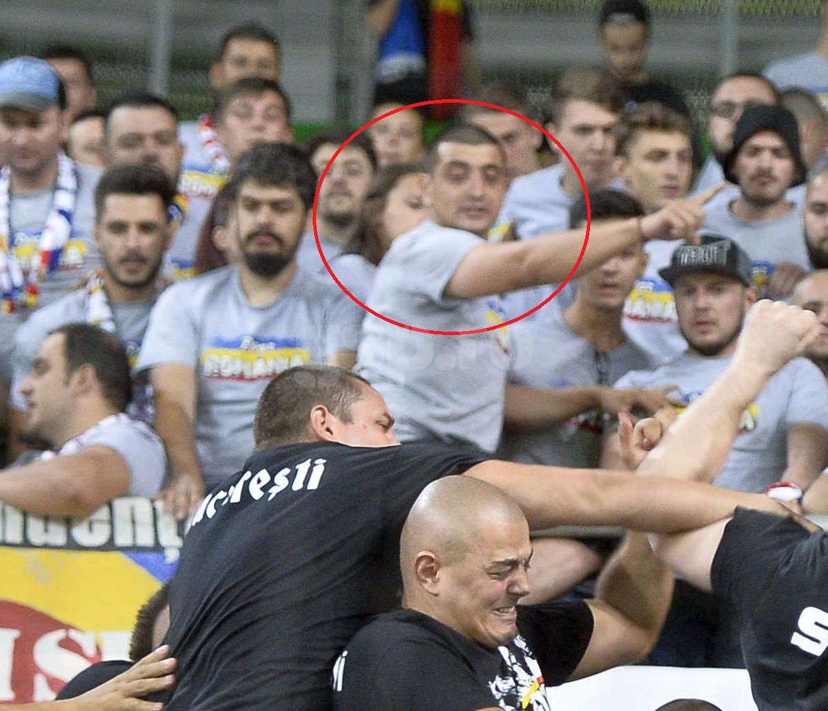 Ministrul peluzelor »  George Simion, ultras, activist, candidat la prezidențiale. Imagini nepublicate cu politicianul școlit în peluze