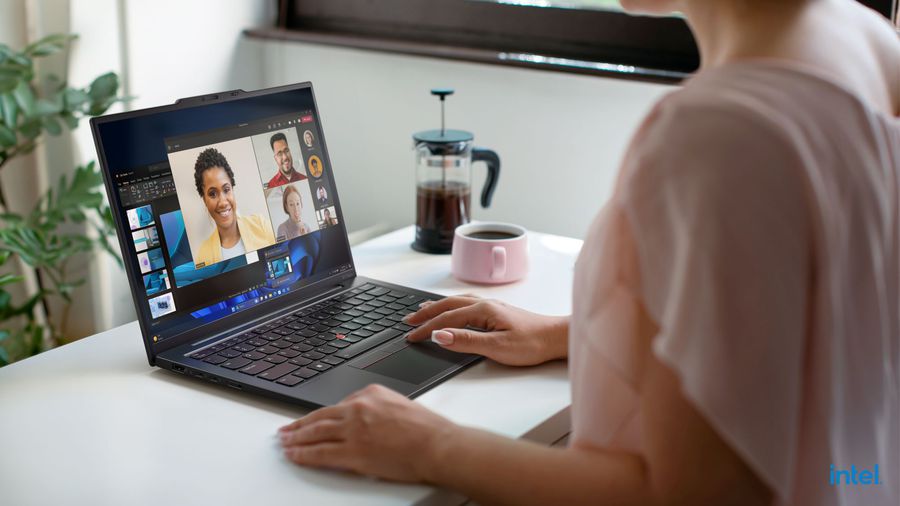 Lenovo lansează noi stații de lucru portabile ThinkPad și laptopuri de business pregătite pentru noua eră AI