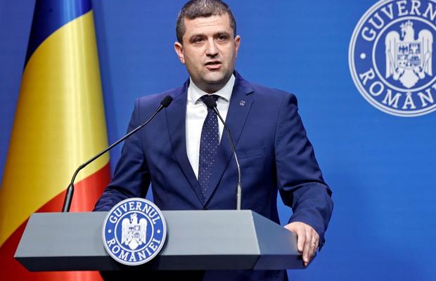 Război deschis la Steaua! Ministrul Radu Miruță îi răspunde dur lui Bumbescu: „Vremea aceea în care un ministru mângâie pe cap o gașcă de angajați a apus”